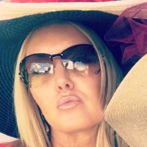 Meet your Posher, Teresa